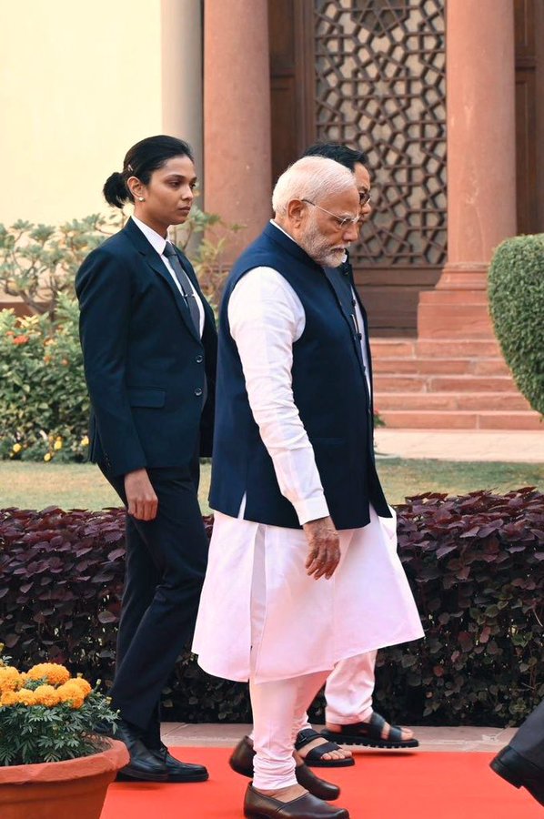 नरेन्द्र मोदीको सुरक्षामा महिला एसपीजी कमाण्डो आएकी हुन ?