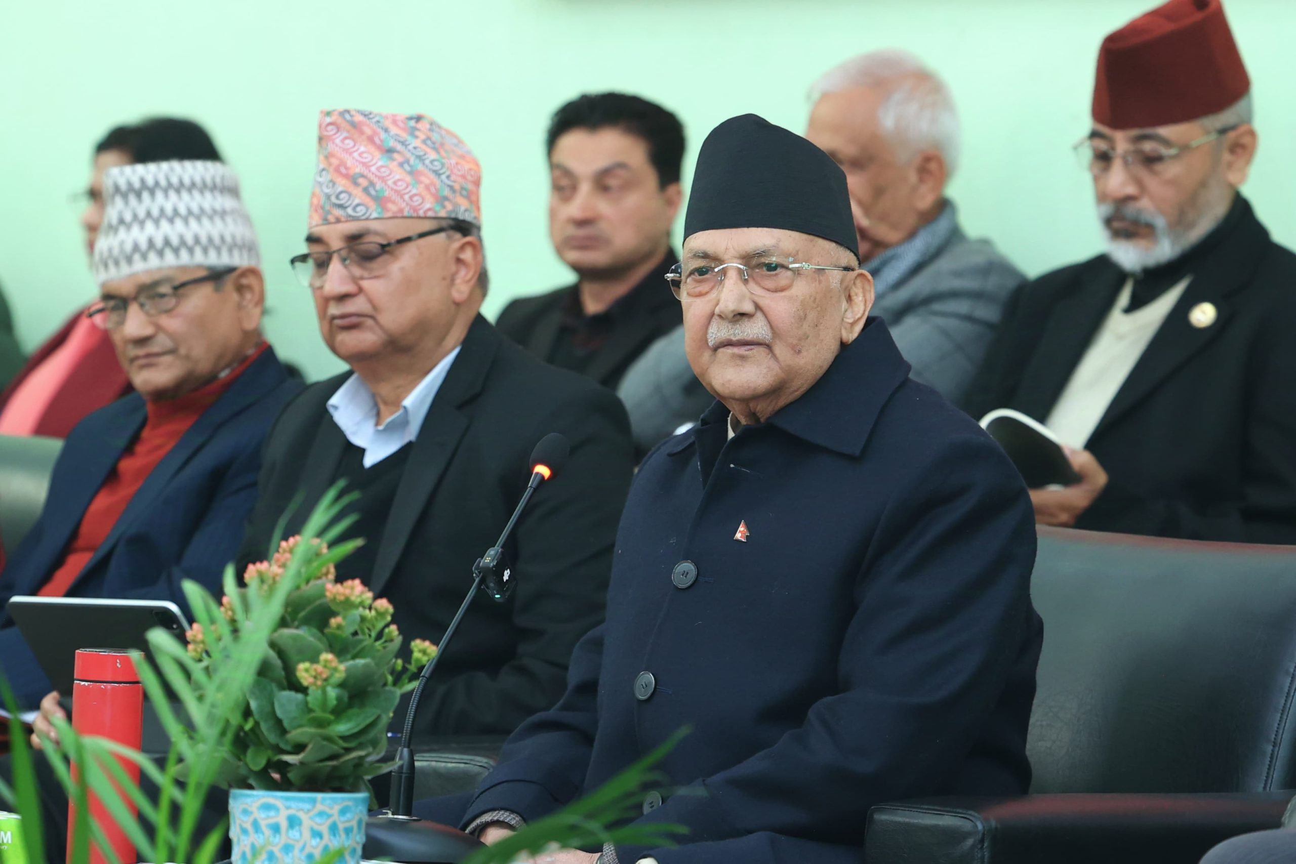 एमालेको केन्द्रीय कमिटी बैठक देशभक्त र प्रगतिशील एकजुट भएकाले प्रतिक्रियावादी शक्तिहरु आतङ्कित भएका छन् : प्रधानमन्त्री