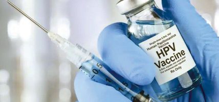 बाजुरामा एक हजार आठ सय किशोरीलाई पाठेघर मुखको क्यान्सरविरुद्ध खोप लगाइँदै