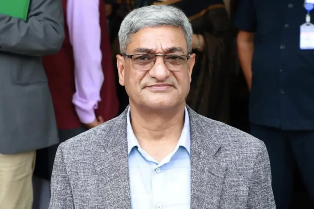 आर्थिक विकासका लागि कानुन संशोधनः गृहमन्त्री लेखक