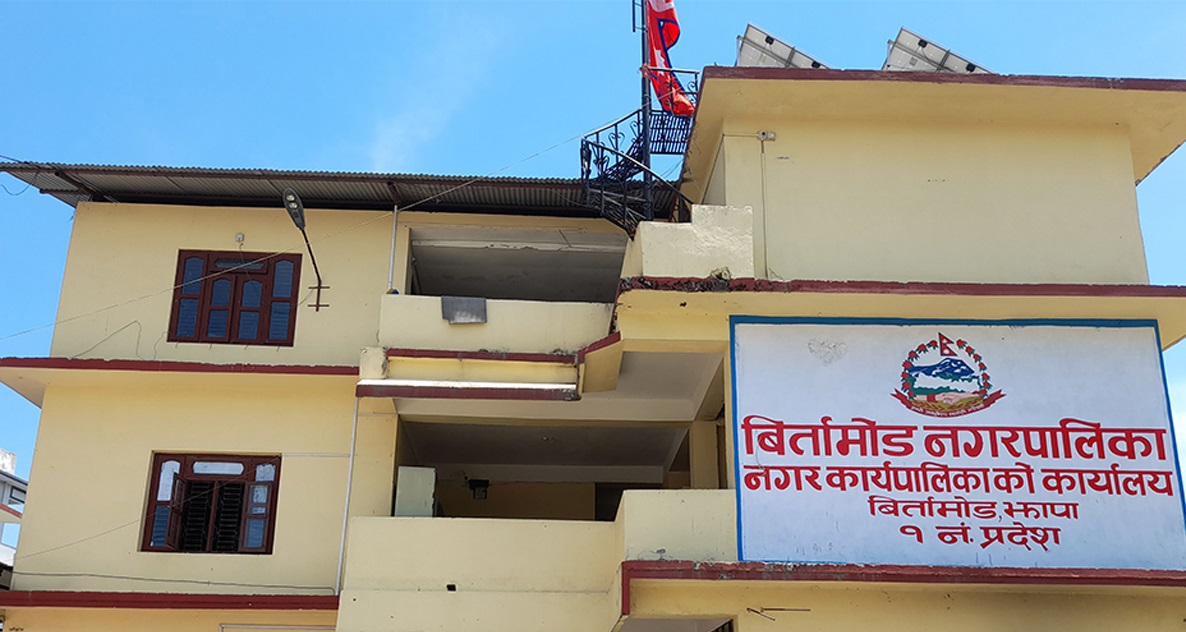 महिलाद्वारा सञ्चालित बिर्तामोडको धार्मिक विद्यालय दाताको प्रतीक्षामा