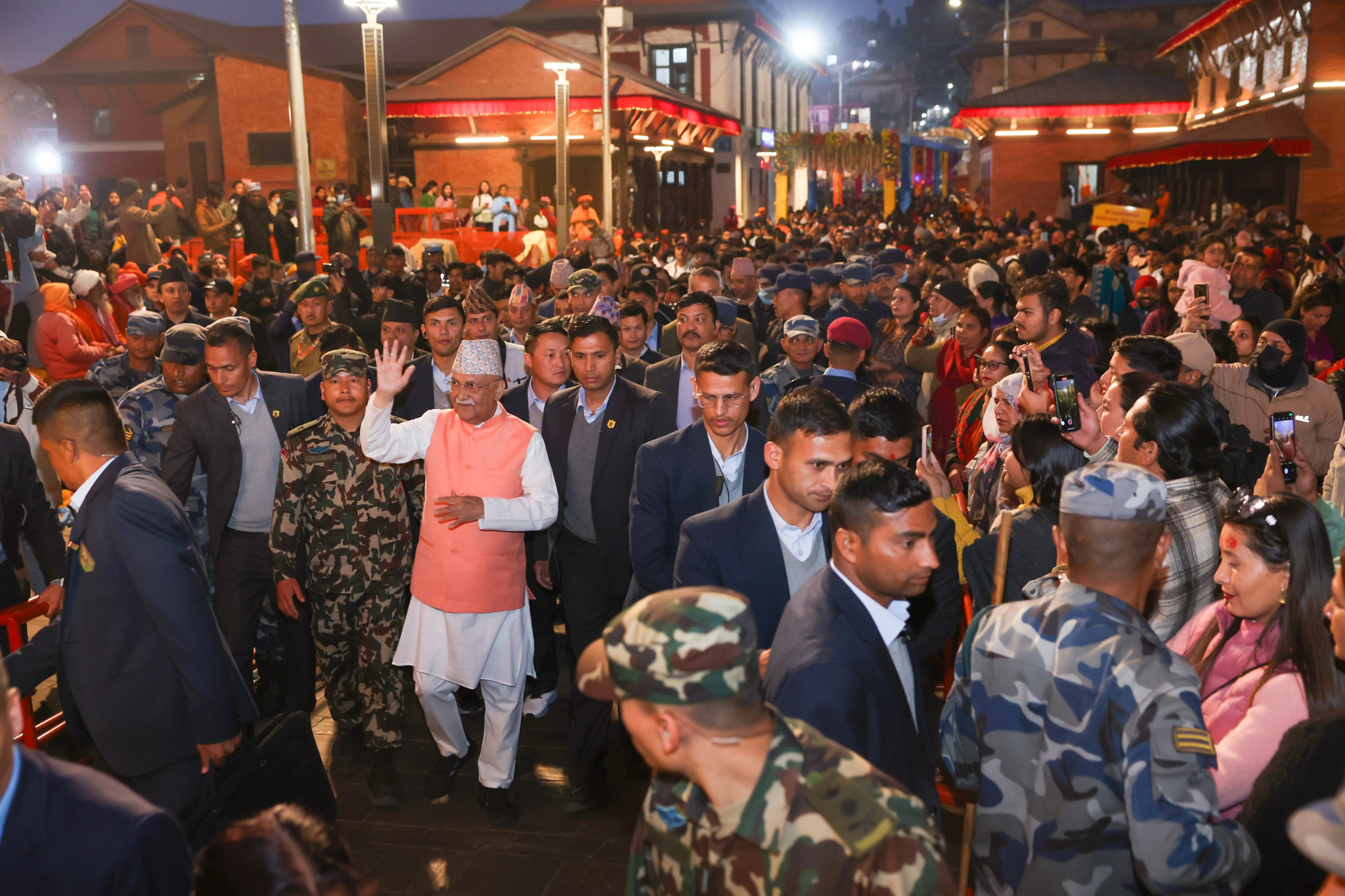महाशिवरात्रिको पूर्वसन्ध्यामा ओली पशुपति पुगे