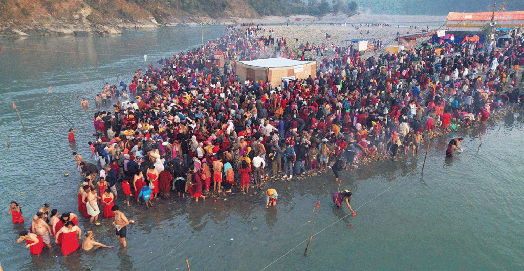 मकरस्नान गर्ने आउने भक्तजनलाई कालीगण्डकीमा निःशुल्क डुङ्गा