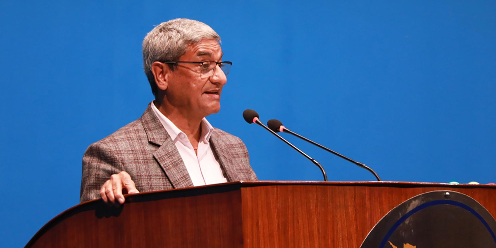 पूर्व विशिष्टलाई कानुन बनाएर सेवासुविधा दिन उपयुक्त हुन्छ: गृहमन्त्री लेखक