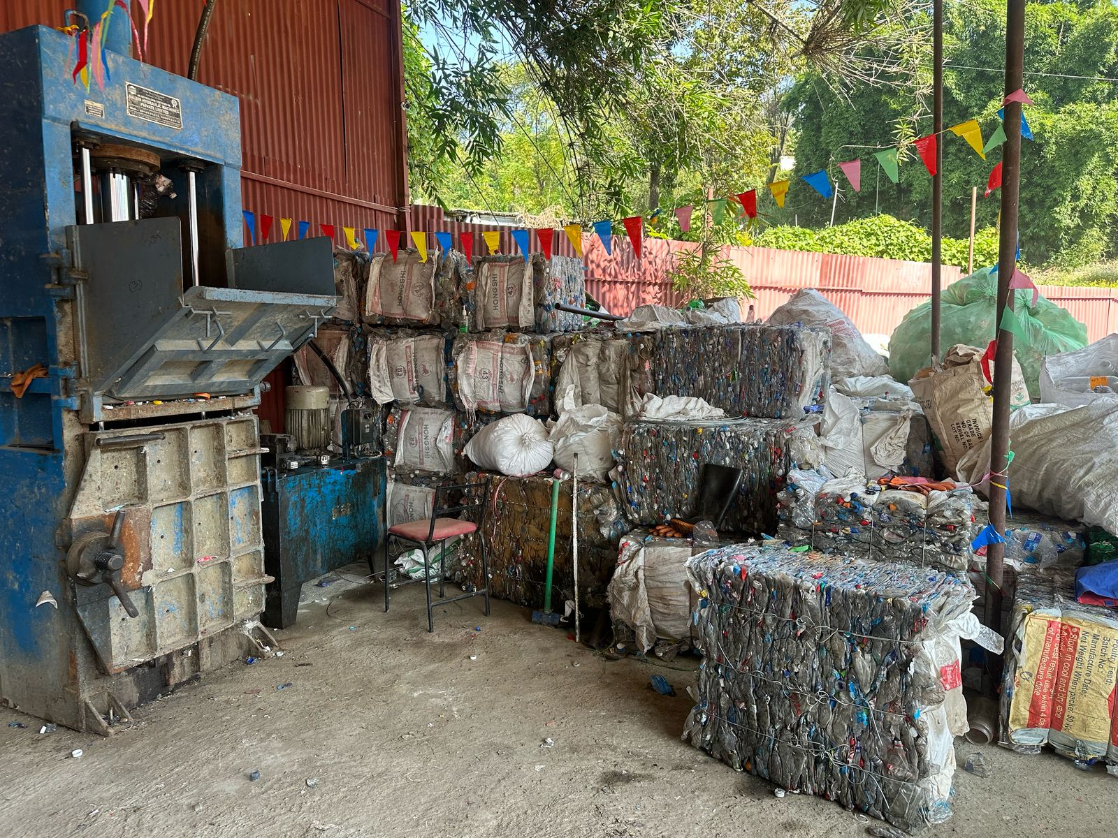 वर्ल्ड रिसाइक्लिङ डे मनाउँदै खालिसिसि र कोका-कोला बेभरेजेज नेपालद्वारा ध्इध् परियोजनाको सफलताको घोषणा