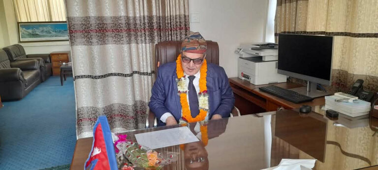स्वास्थ्य सेवा विभागको महानिर्देशक डा. बाराकोटीले सम्हाले कार्यभार