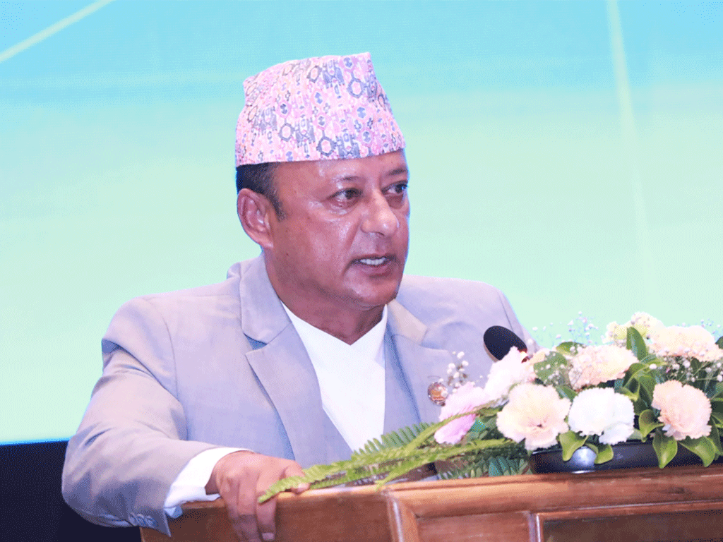 घिसिङलाई हटाउन सरकारले चलखेल गरेको छैन: मन्त्री खड्का