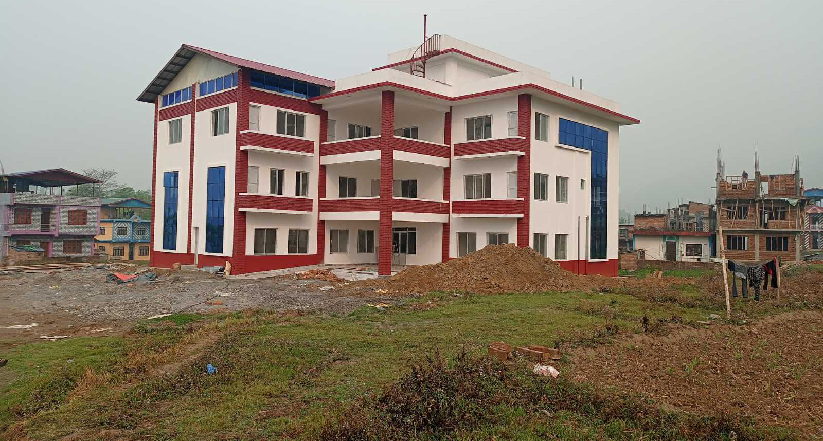 वडा कार्यालयका लागि श्रेष्ठ दम्पतीद्वारा जग्गा दान
