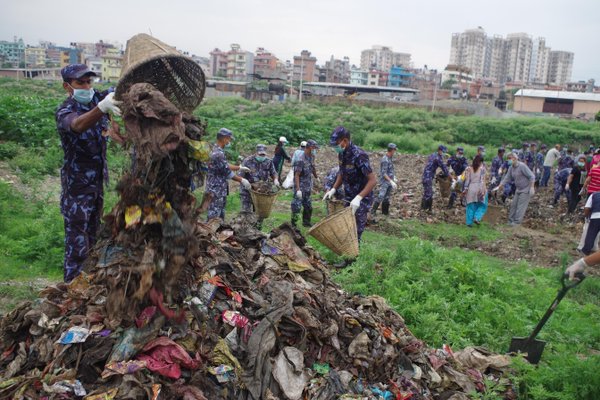 बागमती, रुद्रमती किनारबाट दुई मेट्रिक टन फोहर व्यवस्थापन