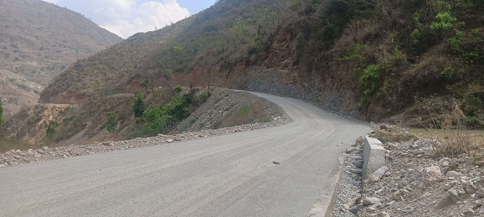 लिखु कोरिडोर सडक कालोपत्रे हुँदै, जेठसम्ममा सम्पन्न गर्ने लक्ष्य