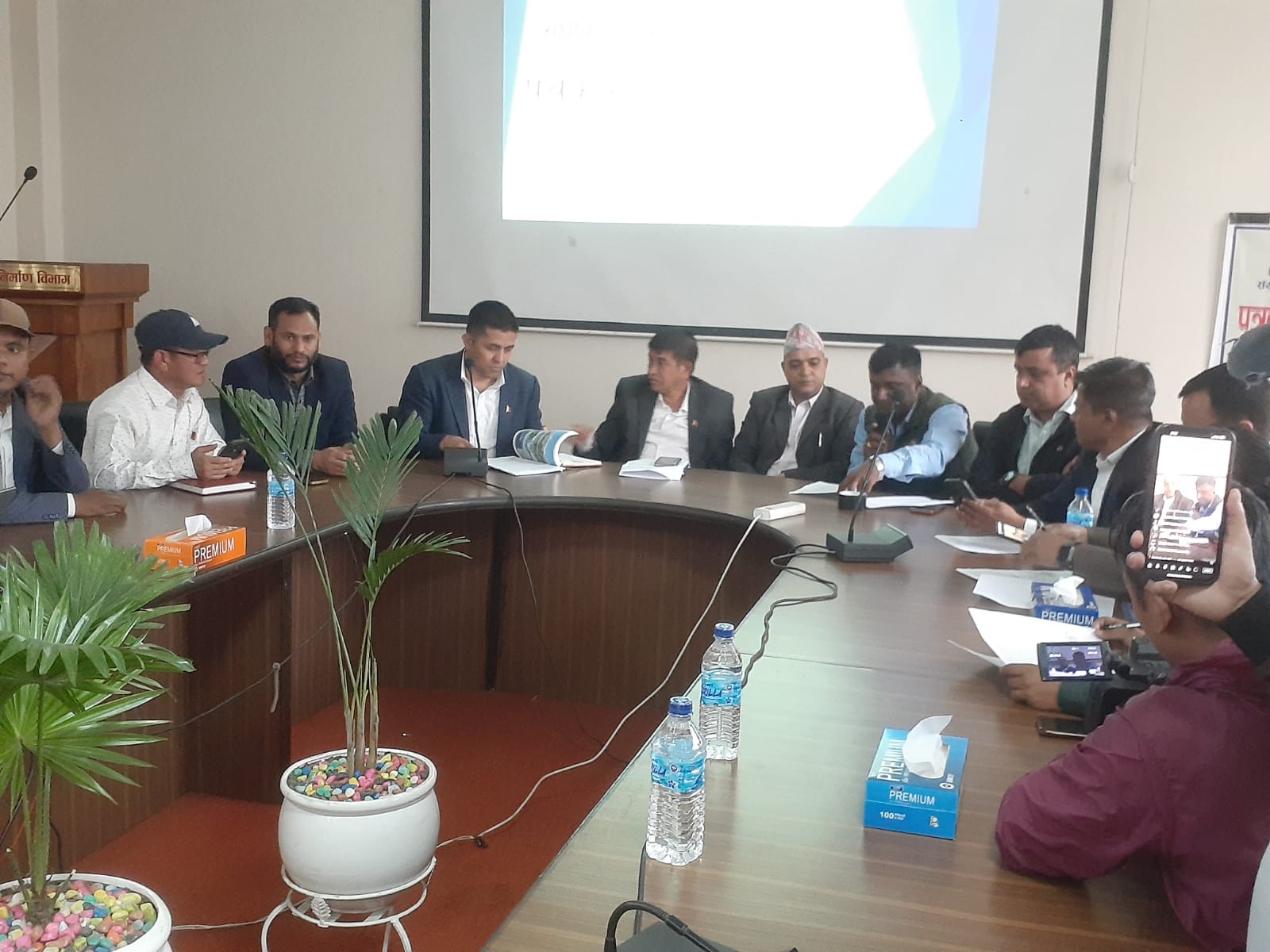अब निजामती कर्मचारी पनि आन्दोलनमा उत्रने