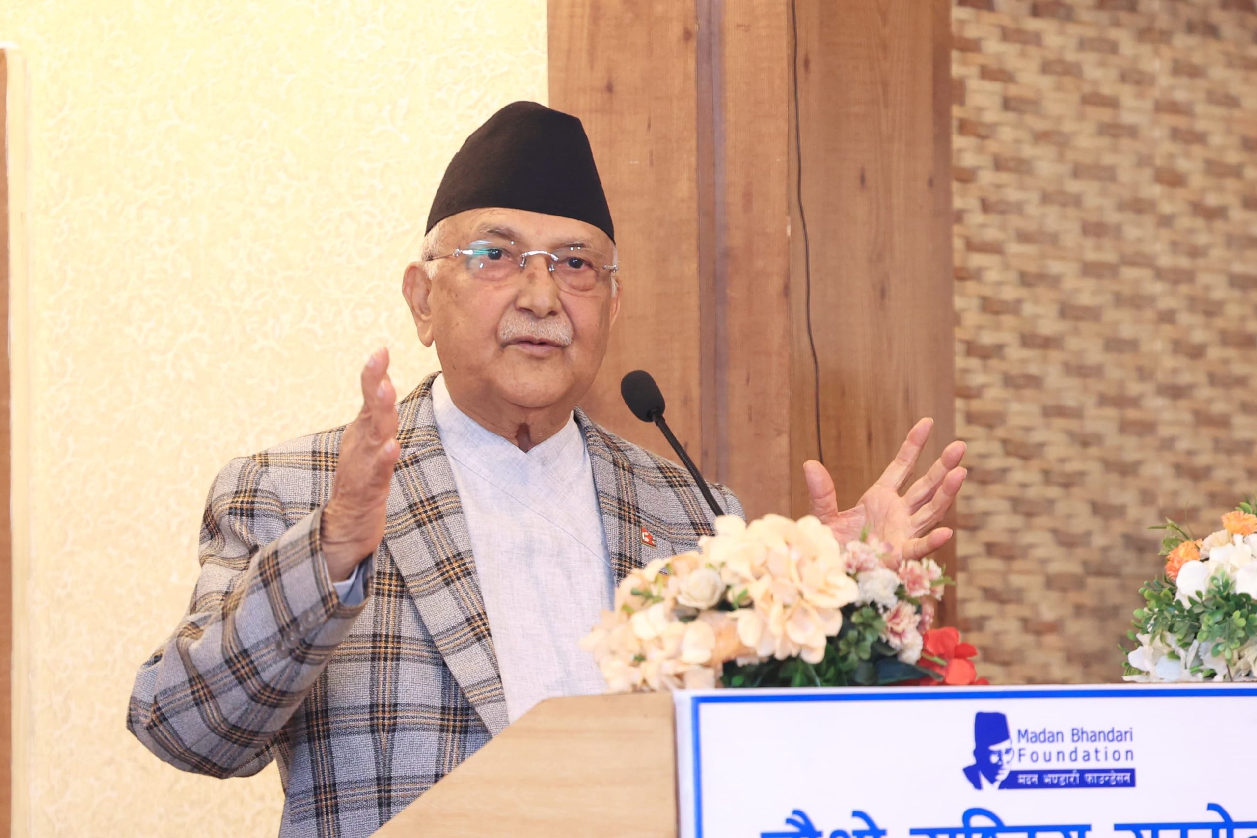 गगन थापासँग प्रधानमन्त्री आक्रोशित, बेडरुमसम्म बिचौलियाको पहुँच भएको प्रमाण दिन दिए चुनौती