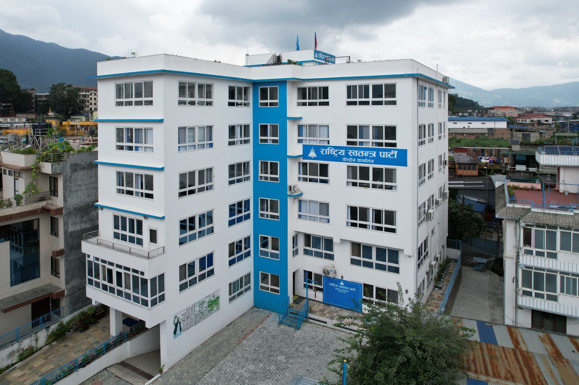 विदेशमा रहेका १० लाख नेपालीलाई पार्टीसँग जोड्ने रास्वपाको अभियान :  ज्ञान, सीप र अनुभवलाई संस्थागत गर्न