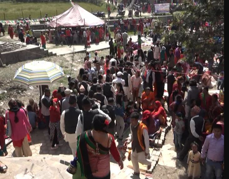 टोखाको सपनतीर्थमा मेला : बिहानदेखि भक्तजनको घुइँचो