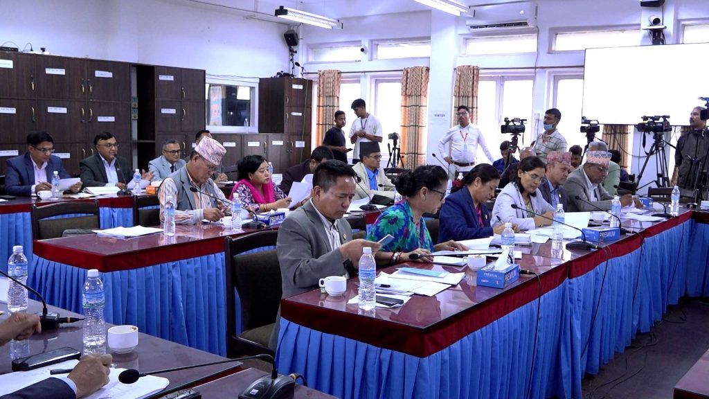 बैंकको उद्देश्य र पैसाको अवधारणामा हामी आफैं कन्फ्युज हुन्छौं : पूर्वगभर्नर नेपाल