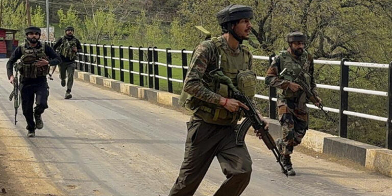 घातक काश्मीर आक्रमणपछि भारतसँगको तनावमा मध्यस्थता गर्न इरानका शीर्ष कूटनीतिज्ञ पाकिस्तानमा