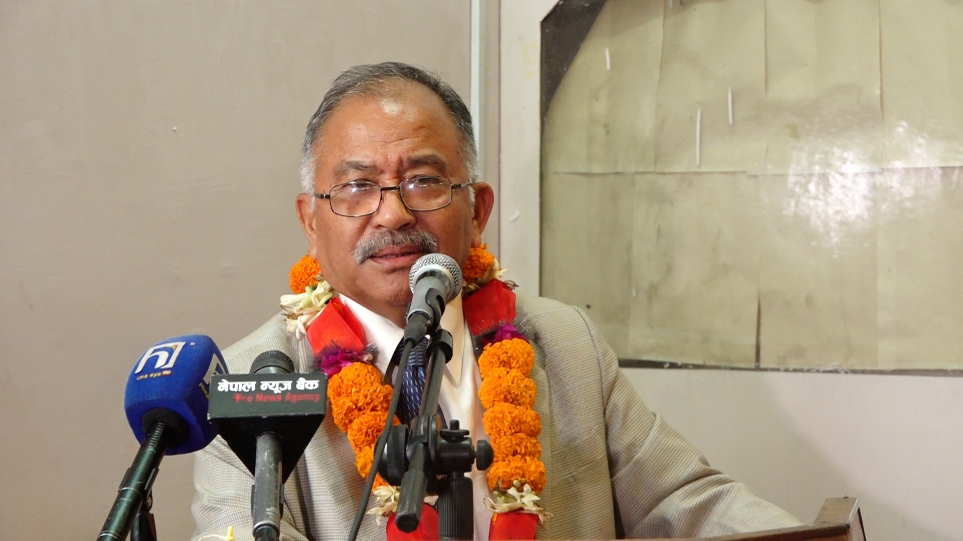 वाङ्मय प्रतिष्ठानले सरकारी सहयोगबिना गरेको सेवा प्रेरणादायी : श्रेष्ठ