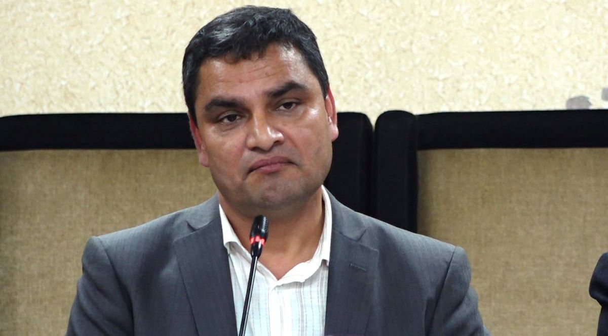 स्वास्थ्य क्षेत्रलाई व्यवस्थित बनाउने प्रयत्नमा मन्त्री पौडेल