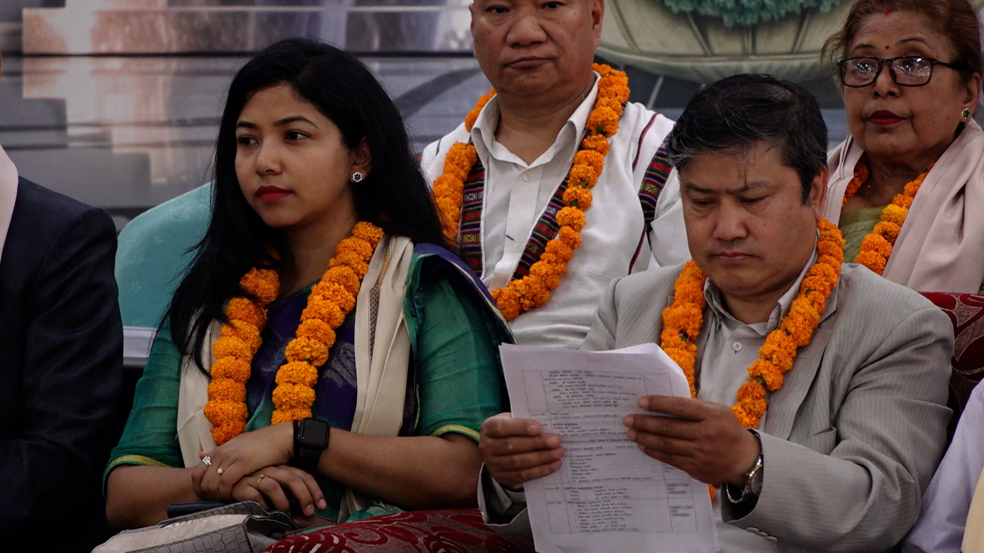 हाम्रा भाषा, संस्कृति र सभ्यताहरु हराउँदै गइरहेका छन् : मन्त्री अधिकारी