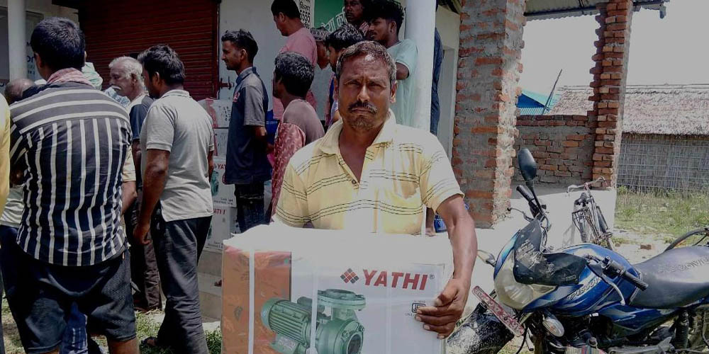श्रीलङ्का टापुका किसानलाई अनुदानमा कृषिउपकरण