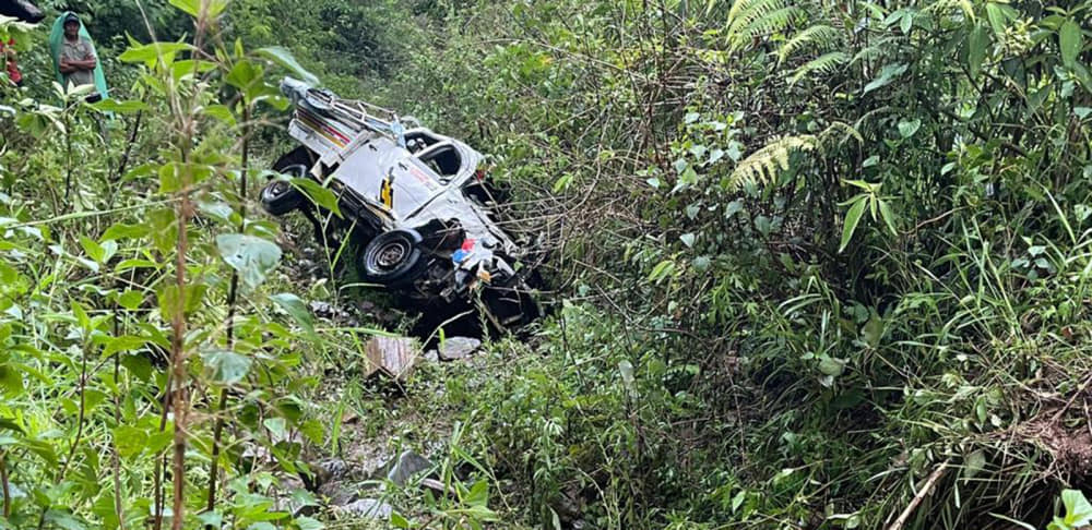 दोलखाको गौरीशंकर गाउँपालिकामा बोलेरो दुर्घटना हुँदा दुई जनाको मृत्यु