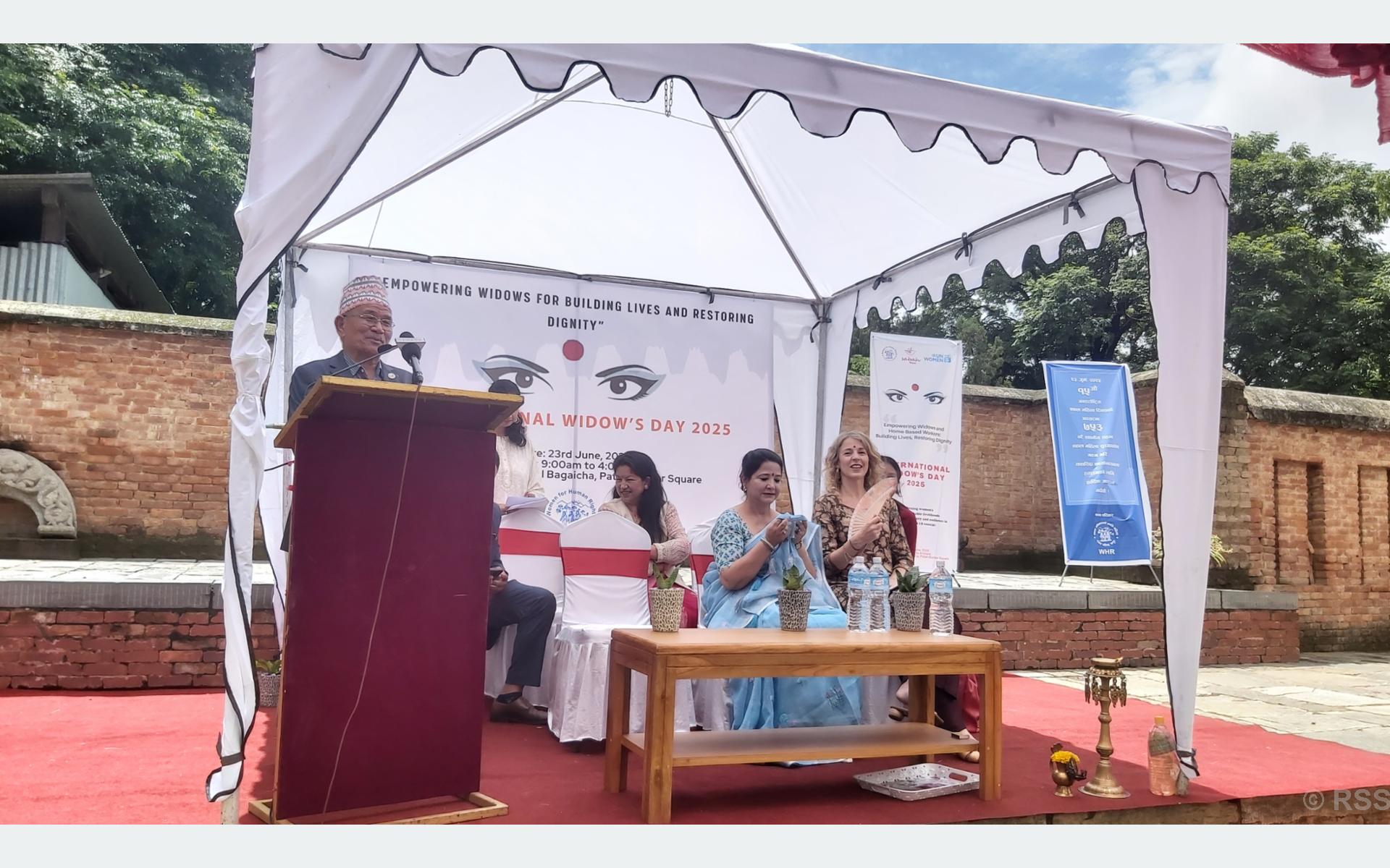 ‘एकल महिलाको हितमा ध्यान दिएरै योजनाबद्ध काम गरेका छौँ’