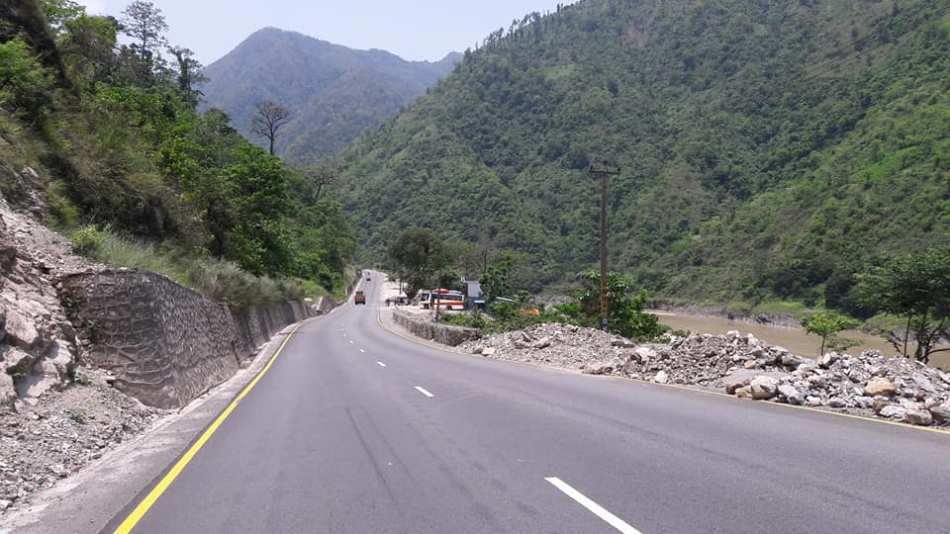 मुग्लिन-मलेखु सडक राति बन्द गरेर स्तरोन्नति गरिने