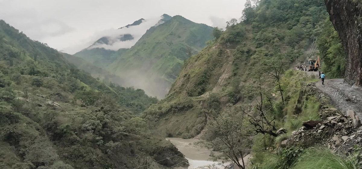 थुनिएको म्याग्दी नदी बग्न थाल्यो