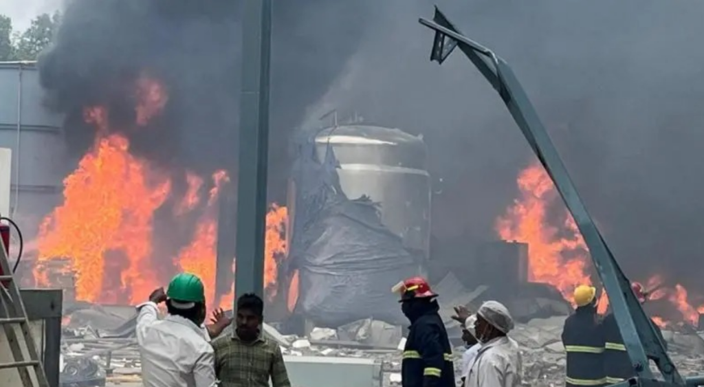 आगलागीबाट १२ घर नष्ट