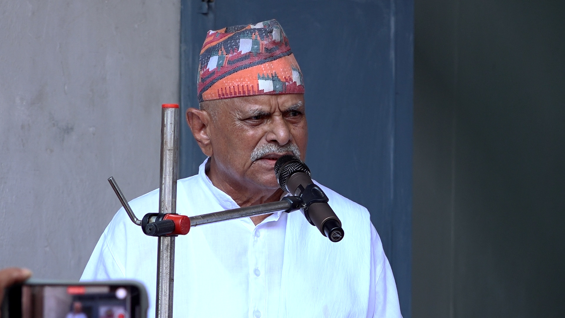 पूर्वराष्ट्रपति यादवद्वारा ‘सत्सङ्गदीक्षा’ पुस्तकको लोकार्पण, नेपाली समाजलाई नैतिक मार्गदर्शन दिने विश्वास