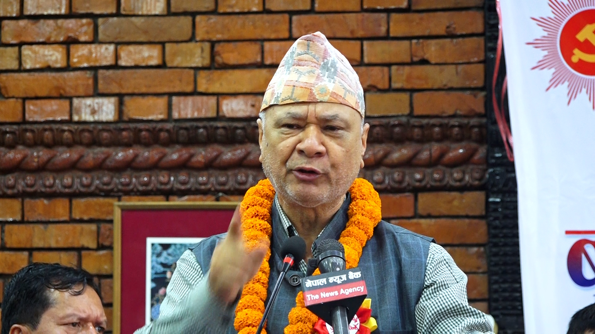 ८० प्रतिशत युवाहरुले बिना जागिर महिनाको २ लाख कमाउँछन् : शिक्षामन्त्री 