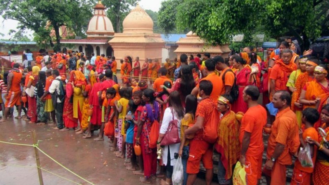 बोल बम यात्रा गर्न हजारौँ भक्तजन सुन्दरीजलमा