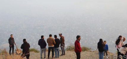 पर्यटकको चहलपहल बढ्यो धरानको चिन्डेडाँडामा