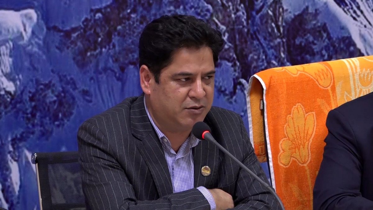 ‘सरकारमाथि चौतर्फी प्रहार भइरहेको छ’