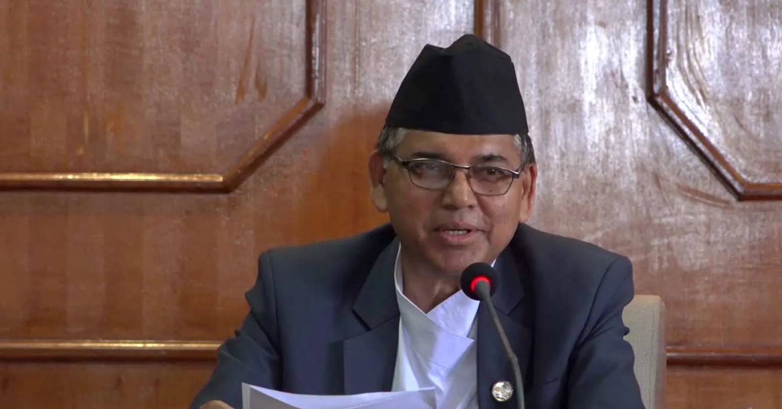 बाढीले क्षतिग्रस्त पूर्वाधार पुनर्निर्माणको प्रक्रिया अघि बढाउन मन्त्री दाहालको निर्देशन