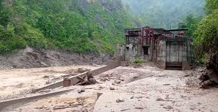 बाढीले विद्युत् आयोजनाको पावर हाउस बगायो