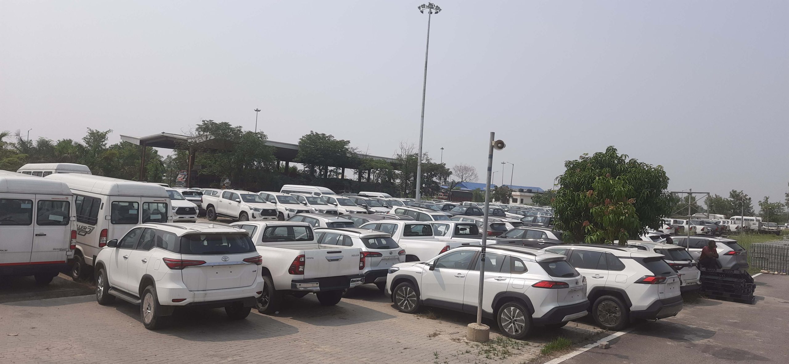रूसमा नयाँ सवारीसाधनको बिक्रीमा उल्लेखनीय गिरावट