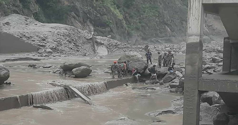 रसुवा बाढीमा बेपत्ताको खोजीकार्य जारी
