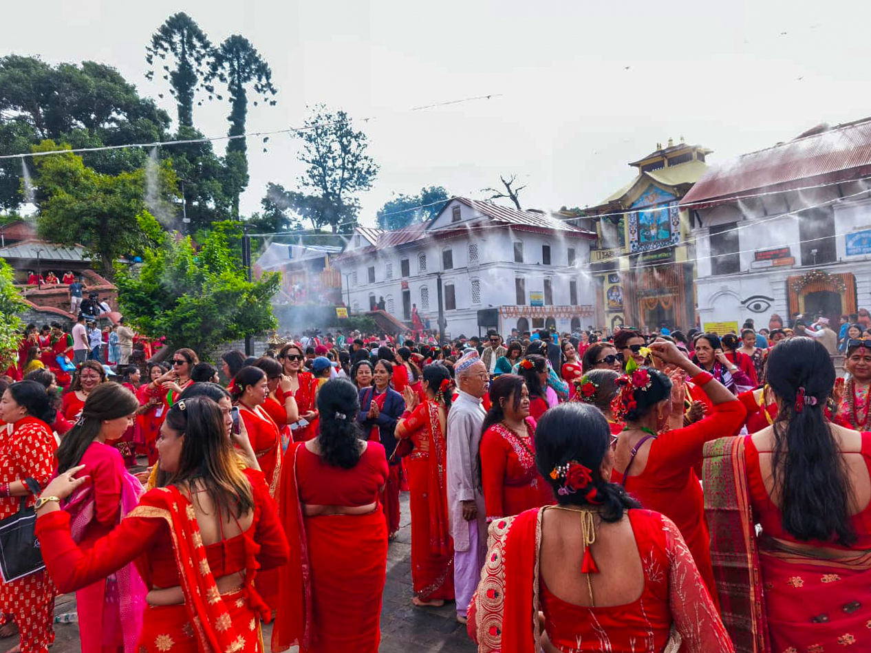पशुपति मन्दिरमा करिब डेढ लाख भक्तजनहरुले गरे दर्शन
