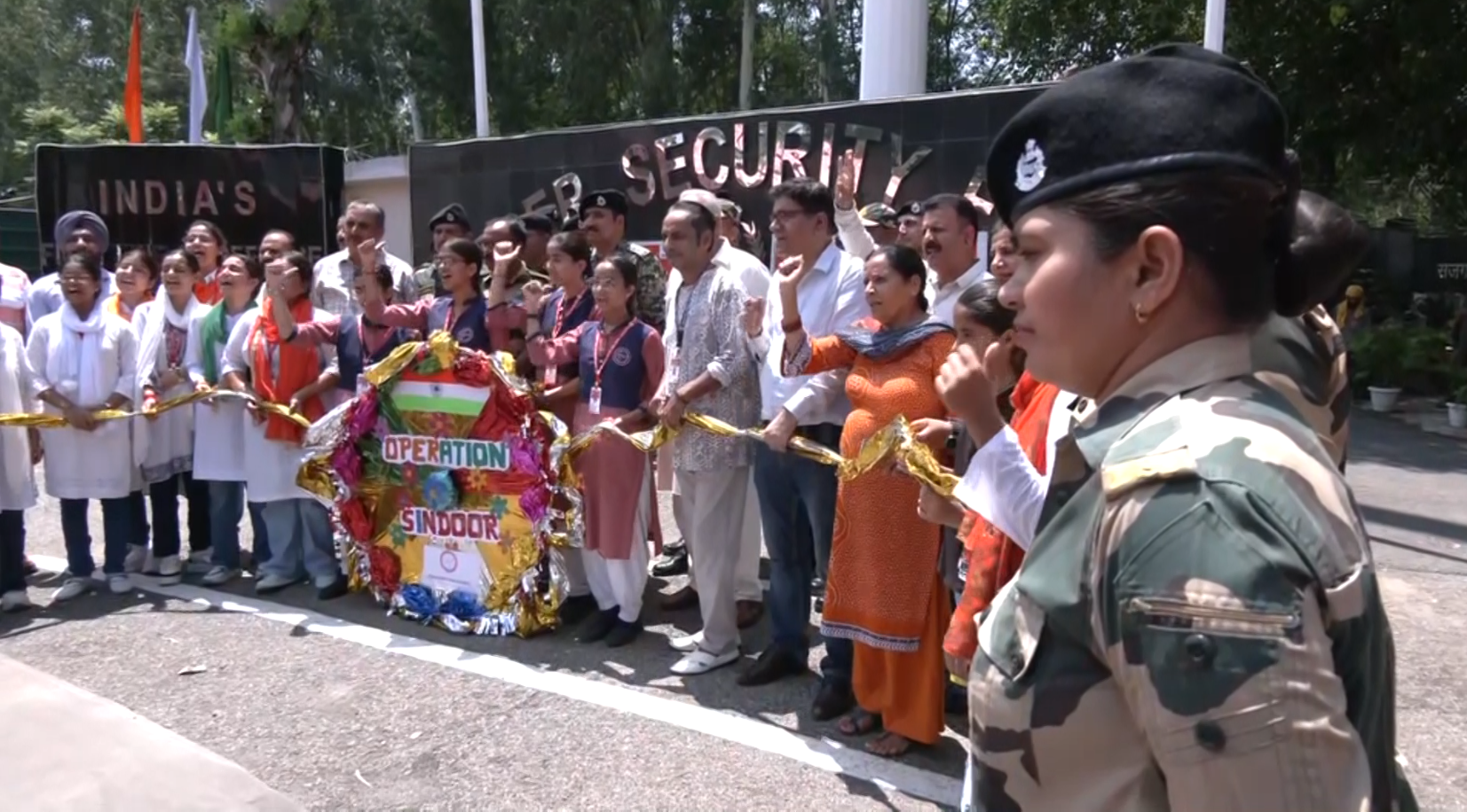 अपरेशन सिन्दूर’को स्मरण गर्दै जम्मूमा बीएसएफका जवानहरुले मनाए रक्षाबन्धन