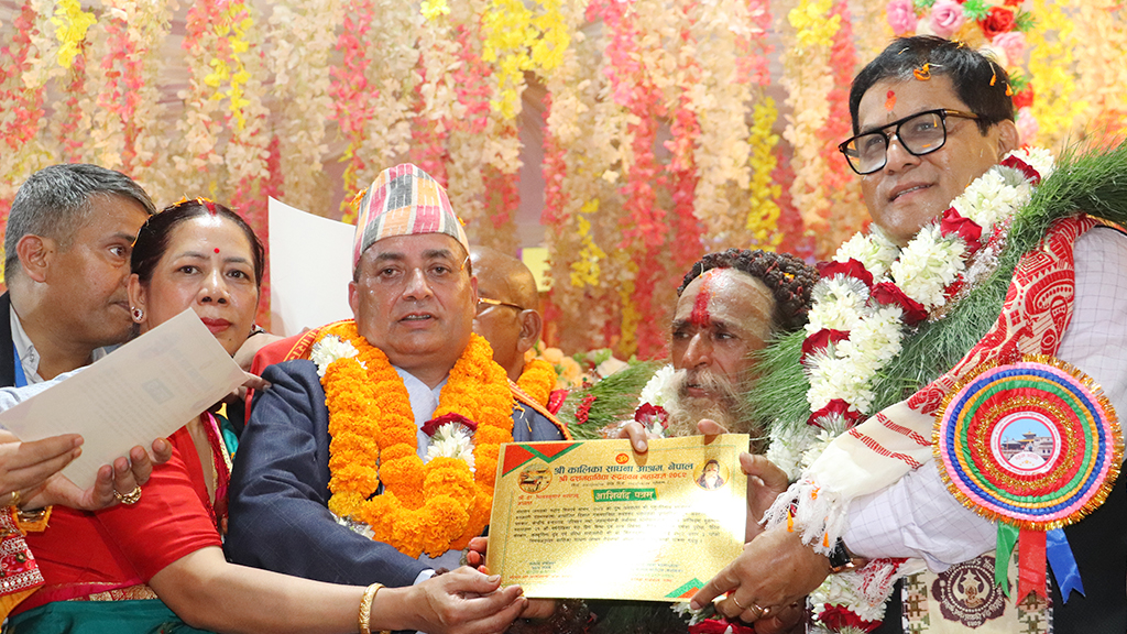 भारतका केन्द्रीय मन्त्री पशुपतिमा, धार्मिक पर्यटन प्रवर्द्धनमा सहकार्य गर्ने, कालिका साधना आश्रम नेपालको अध्यक्षमा डा. थापा