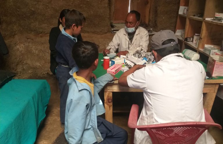 कक्षा कोठामै विद्यार्थीको स्वास्थ्य परीक्षण