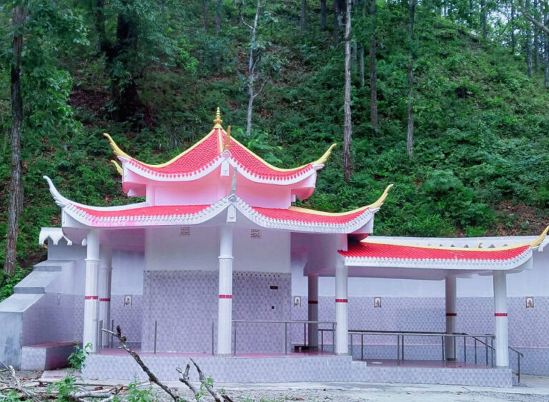 कृष्णथुम्कीमा ‘श्रीकृष्णको गाईको खुर’ हेर्न आउँछन् पर्यटक