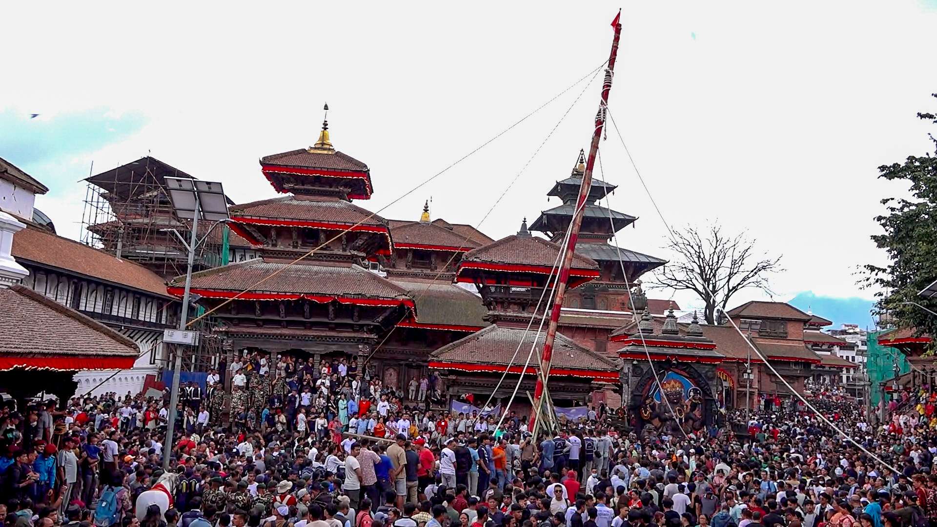 इन्द्रध्वज ठड्याएर वसन्तपुरमा इन्द्रजात्रा औपचारिक रुपमा सुरु (फोटो,भिडियो )