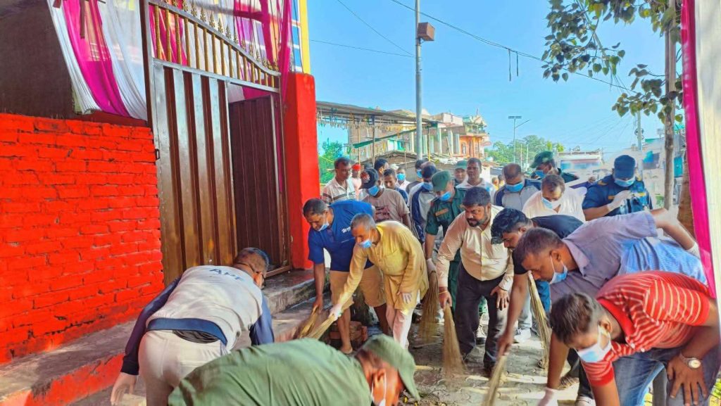 गरुडाको दुर्गा मन्दिर वरपर र बजार क्षेत्रमा सरसफाई