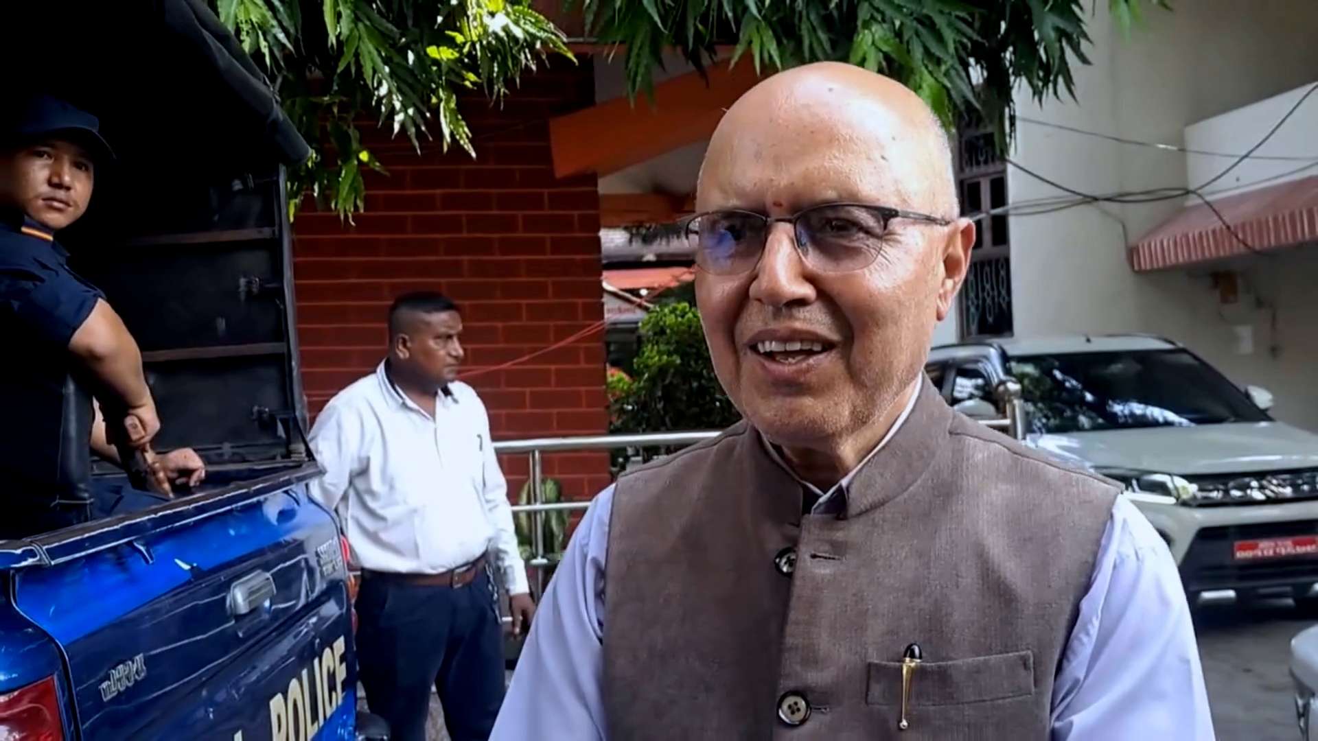 विराटनगरमा अर्थमन्त्री खनालको साधारण शैली