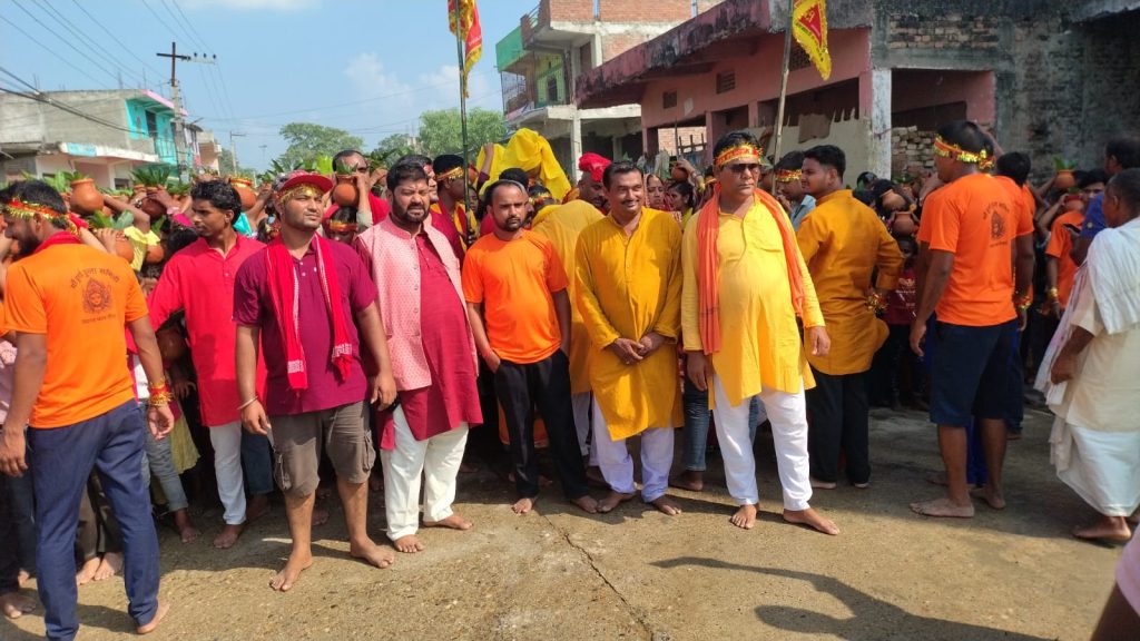 रौतहटमा विभिन्न स्थानमा कलश यात्रा निकालियो