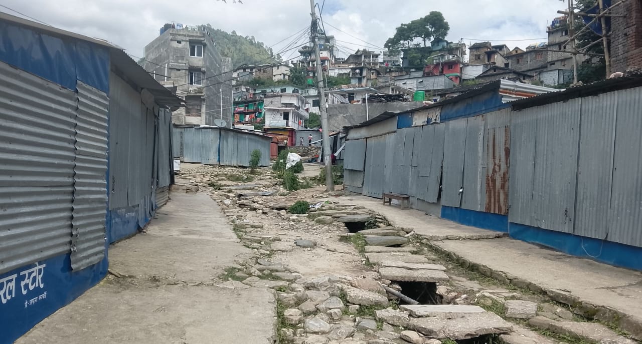 दसैं तिहार मनाउन स्थानीय घर गएसंगै मार्तडी बजार सुनसान