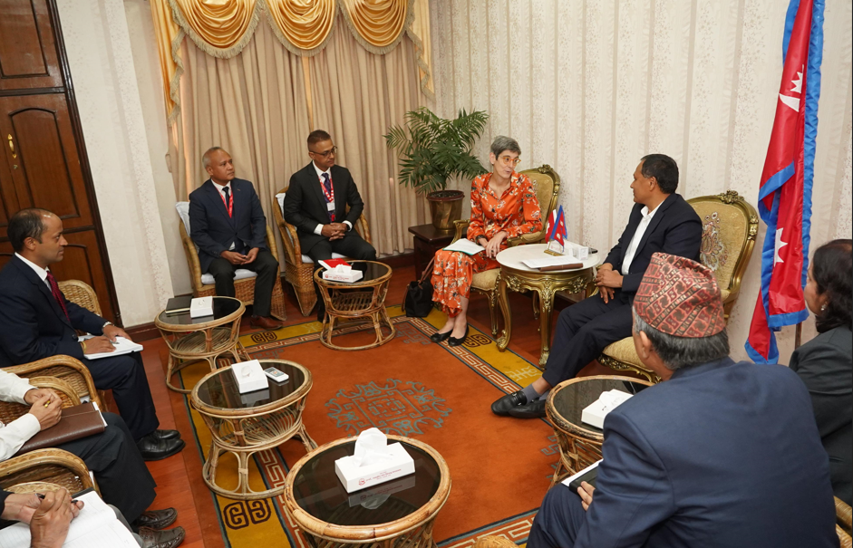 मन्त्री घिसिङ र स्विस राजदूतबीच भेटवार्ता, ऊर्जा–पूर्वाधार क्षेत्रमा स्विस सहयोग निरन्तर रहने