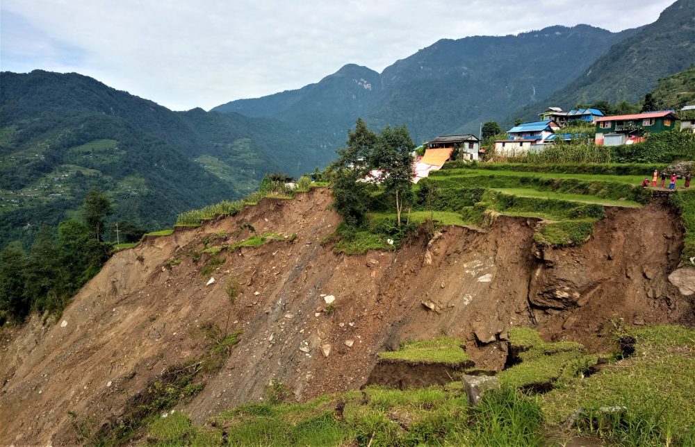 पहिराबाट होक्मा गाउँका छ घर उच्च जोखिममा